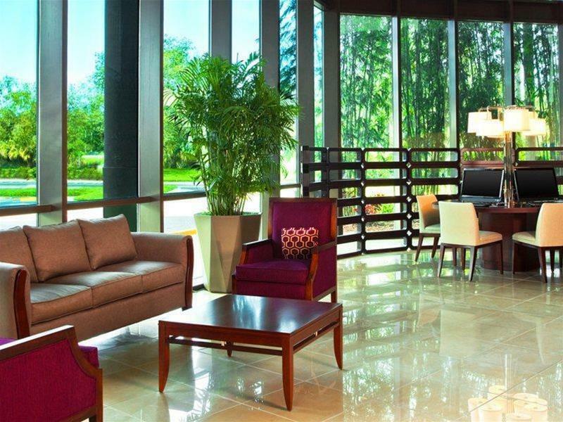 Sheraton Tampa Brandon Hotel Buitenkant foto